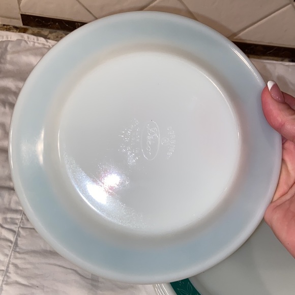 Pyrex By Corning Tableware Vintage Turquoise Laurel Leaf Band desert Plate - Picture 5 of 5